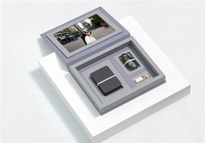 Existe alguma caixa de presente USB de casamento feita de madeira?